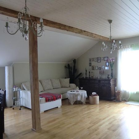 Kuressaare Romantic Apartment ภายนอก รูปภาพ
