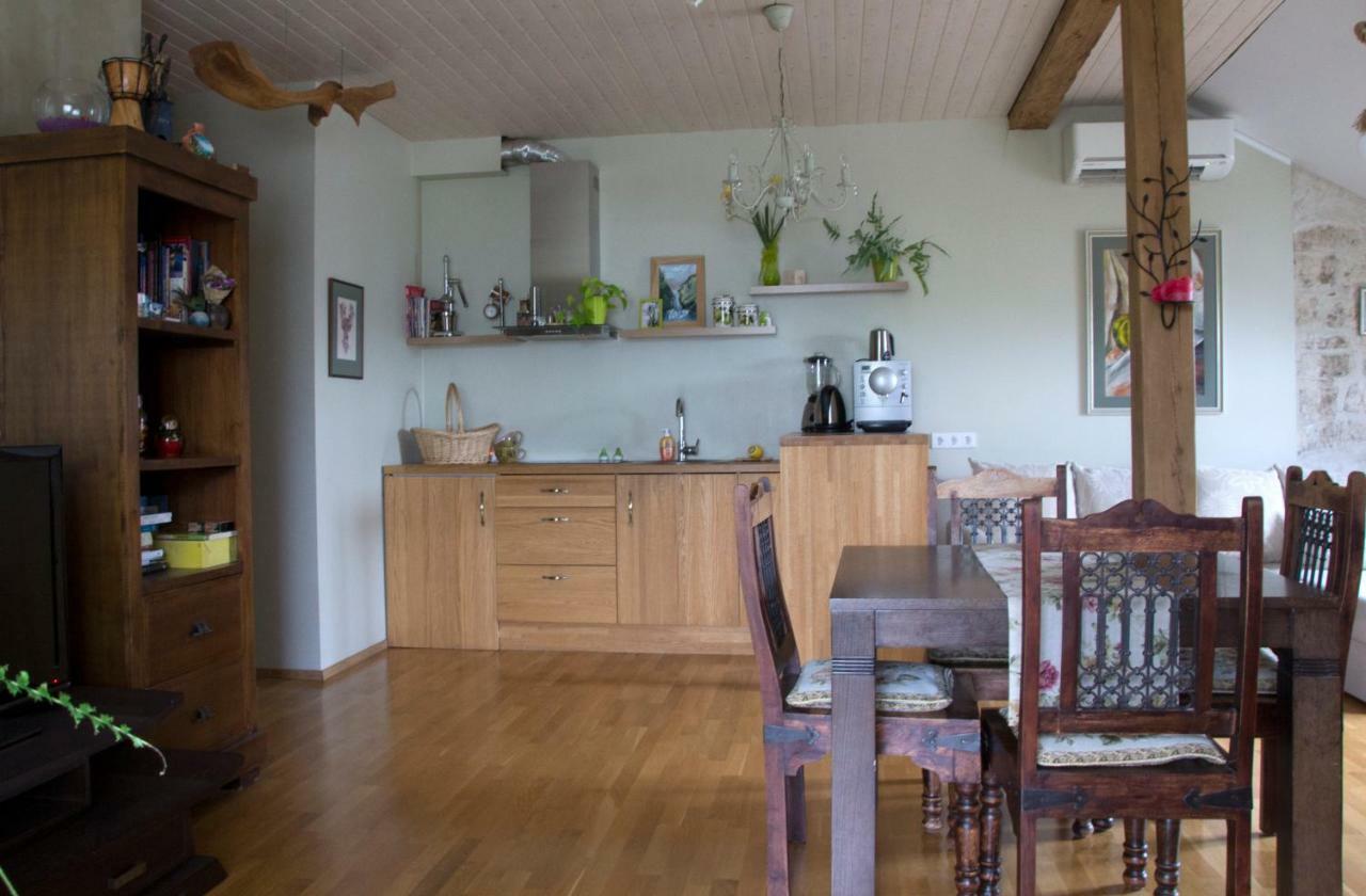 Kuressaare Romantic Apartment ภายนอก รูปภาพ