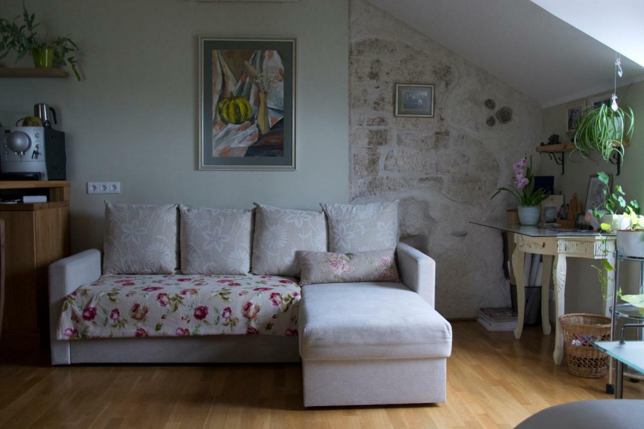 Kuressaare Romantic Apartment ภายนอก รูปภาพ