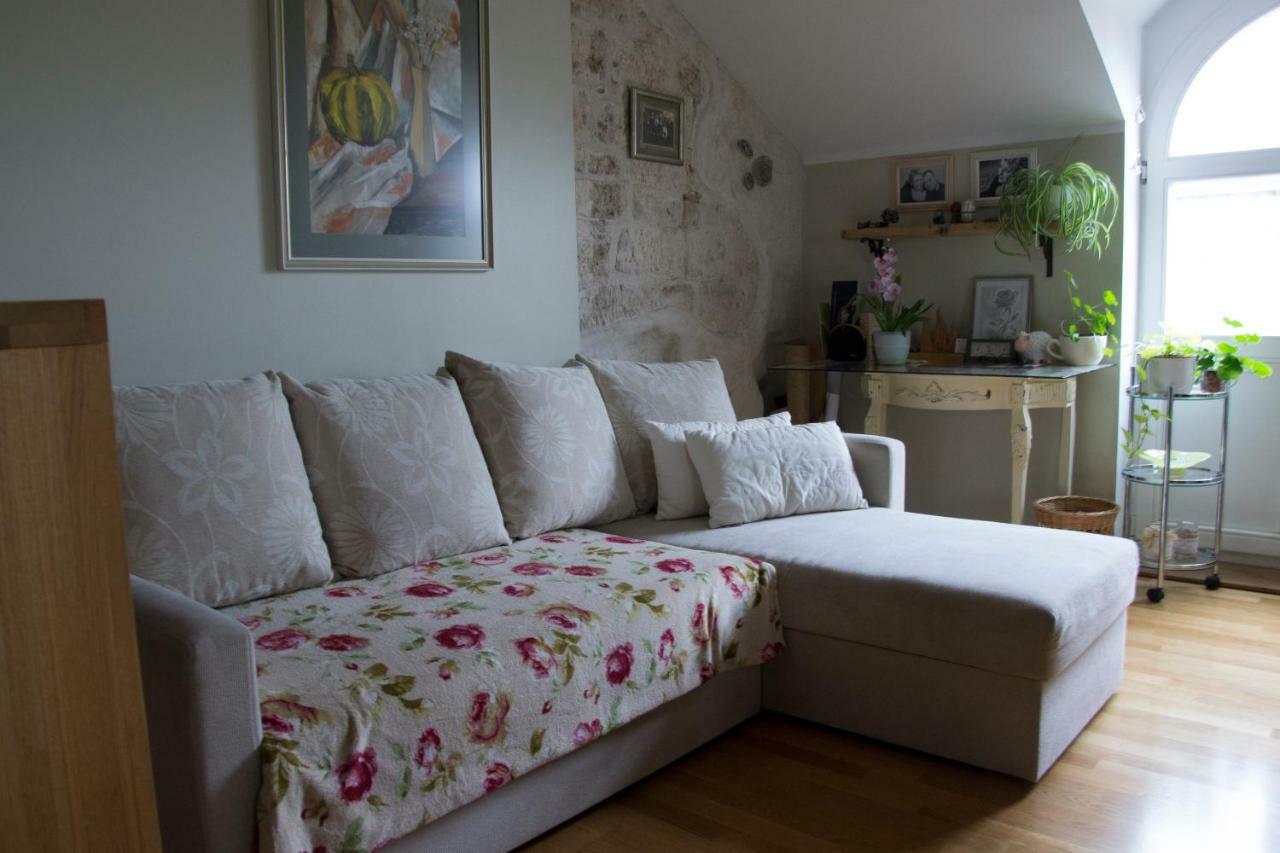Kuressaare Romantic Apartment ภายนอก รูปภาพ