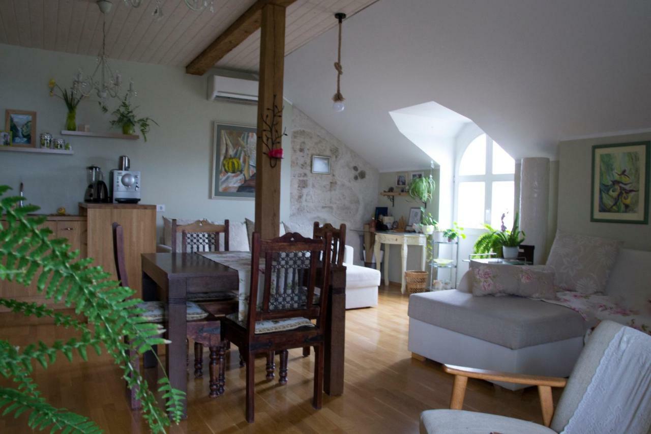 Kuressaare Romantic Apartment ภายนอก รูปภาพ
