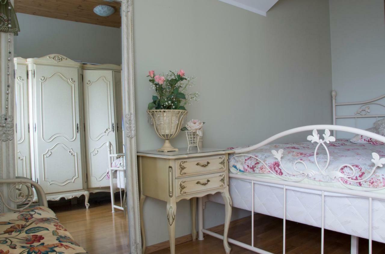 Kuressaare Romantic Apartment ภายนอก รูปภาพ